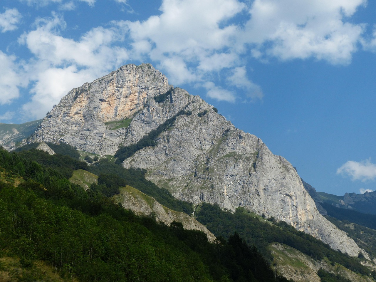 乐山大佛旅游投资开发集团董事长杜华被查